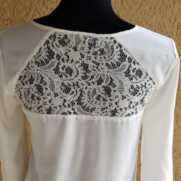 Express off white top. Ready to ship. - Picture 5 of 7